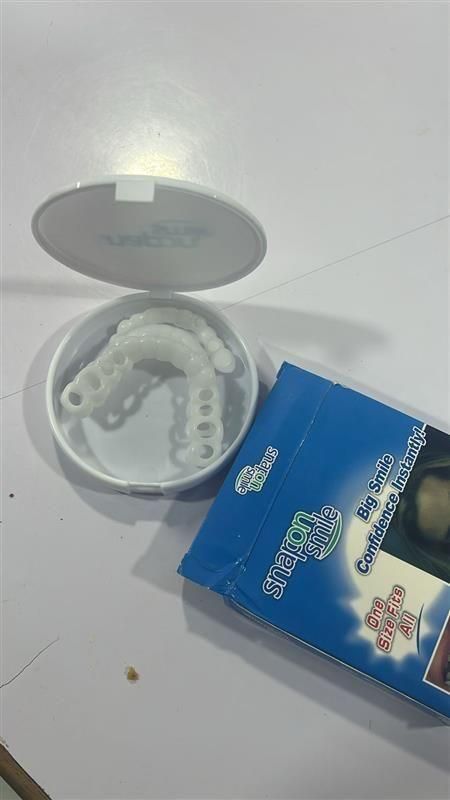 Instant Snap-On Smile Veneers – Natural Looking Fake Teeth Cover